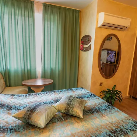 Color Hotel 3*